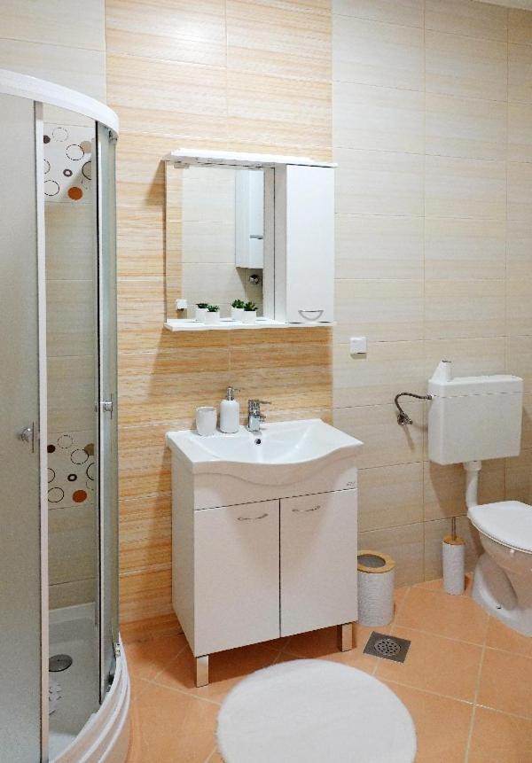 Apartman Gundulic Vinkovci Exteriör bild