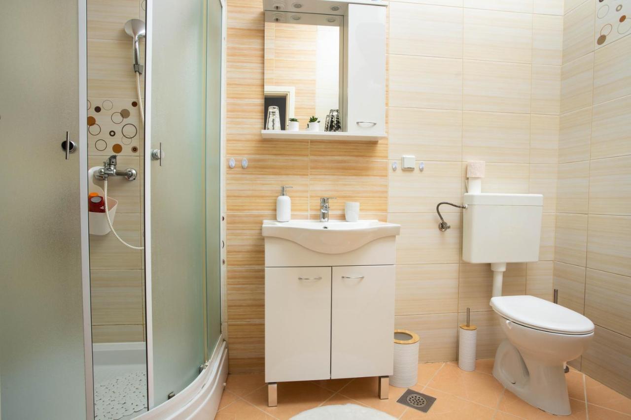 Apartman Gundulic Vinkovci Exteriör bild