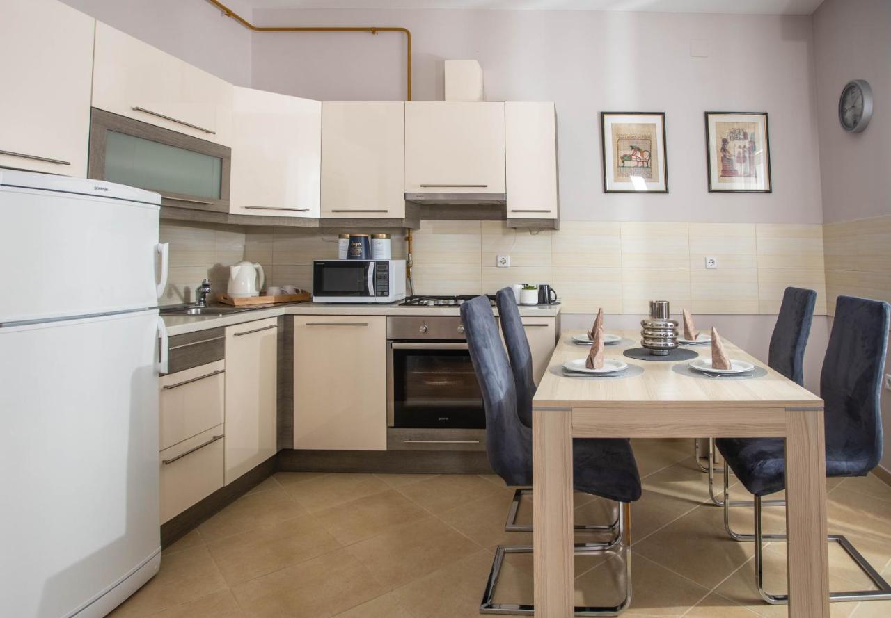 Apartman Gundulic Vinkovci Exteriör bild