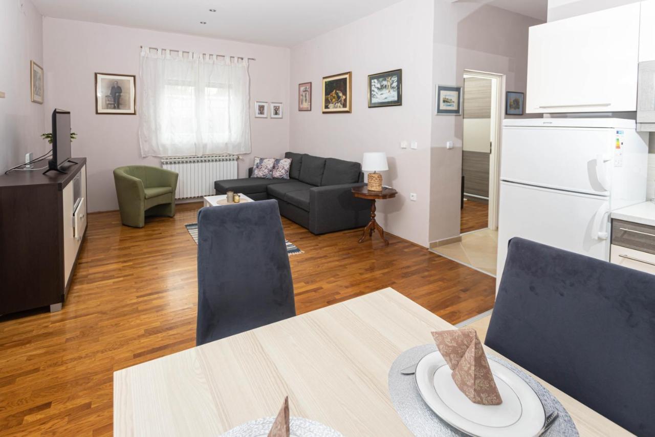 Apartman Gundulic Vinkovci Exteriör bild
