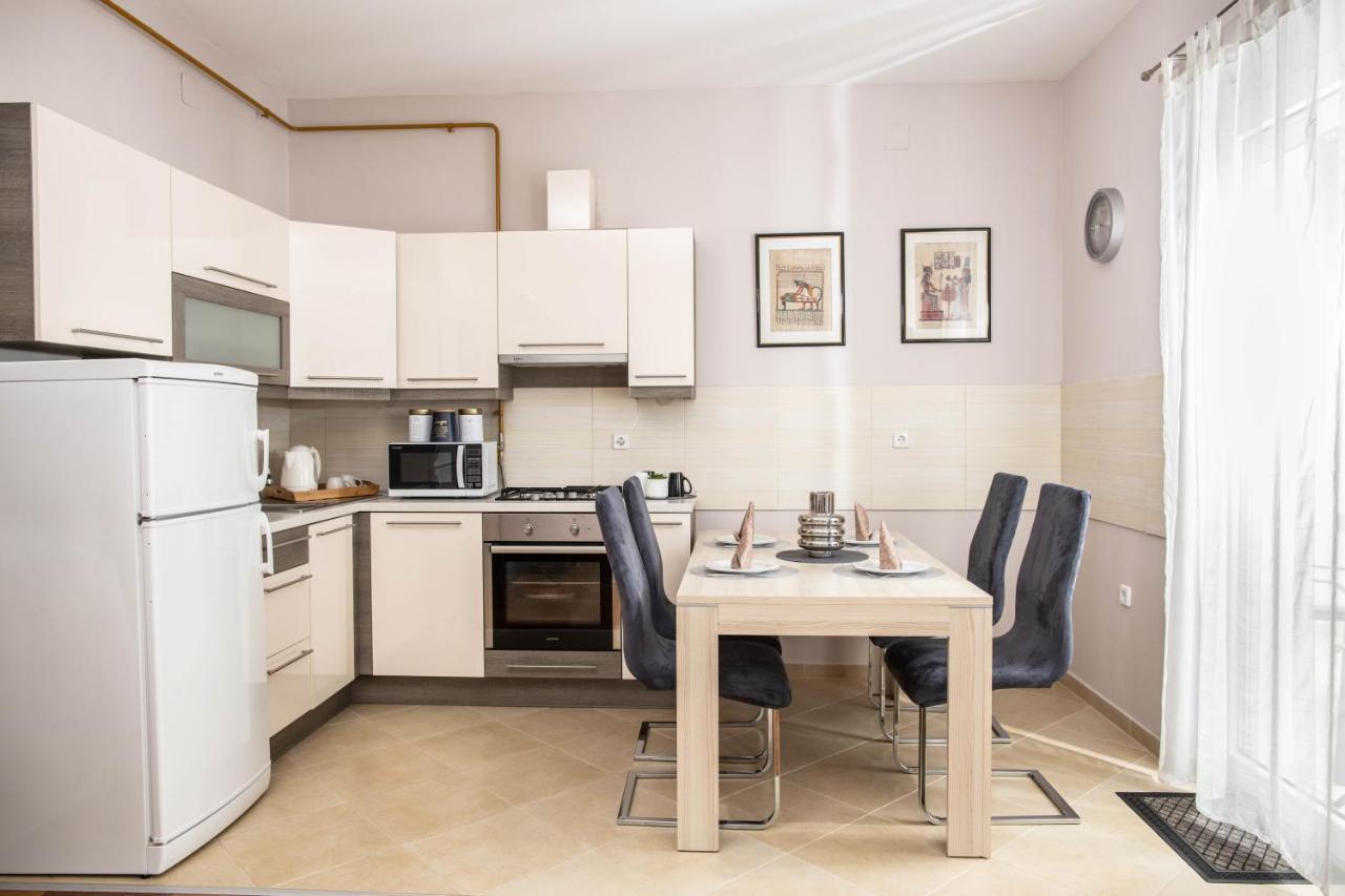 Apartman Gundulic Vinkovci Exteriör bild